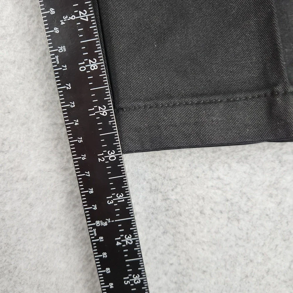 IZOD Chino Pants Men 36x30 Black American Chino Straight Non-Iron Flat Front